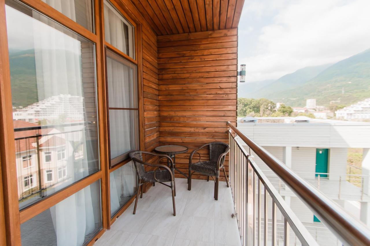 Aquamarine Family Club Hotel Gagra Buitenkant foto